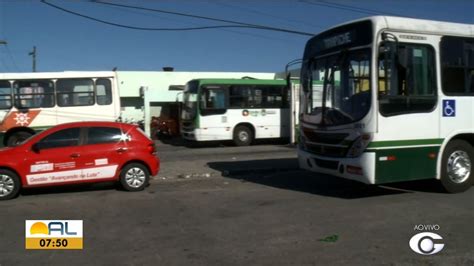 Rodoviários da Veleiro atrasam saída de ônibus da garagem nesta segunda