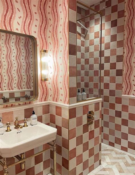 12 Gorgeous Pink Bathroom Tile Ideas