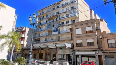 Edificio La Cens de la Pobla de Vallbona El histórico edificio en