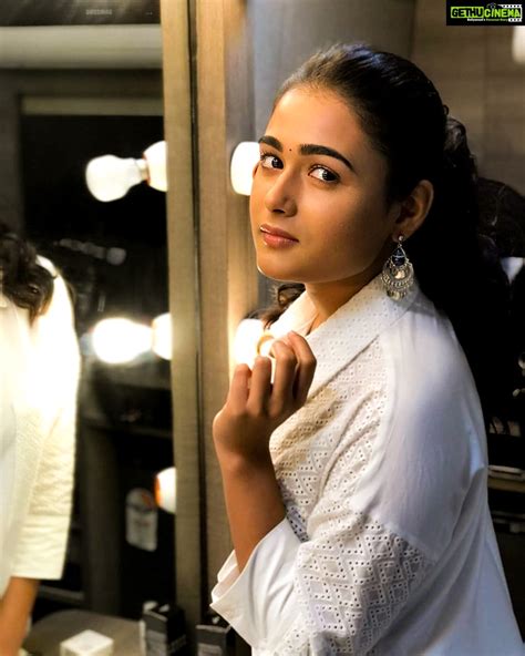 Shalini Pandey Hd Wallpaper 100 Kadhal Gethu Cinema