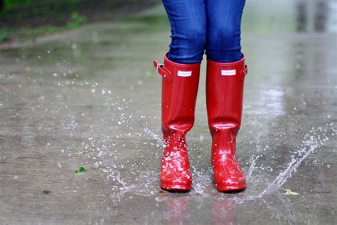 April Showers 5 Rainy Day Must Haves Boots Rainy Day Fashion April Showers