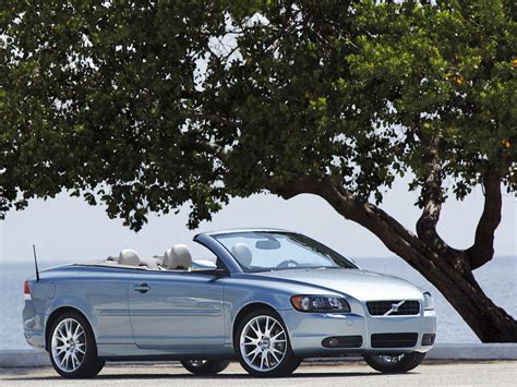 Красивая автомашина Вольво на фото, авто volvo для рабочего стола 1152x864