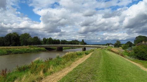 On The Ouse Valley Way Approaching Colin Park Geograph