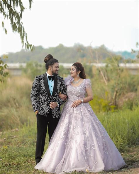 Bhajan Singer Hansraj Raghuwanshi Gets Engaged To Komal Saklani Bride Flaunts Huge Diamond Ring