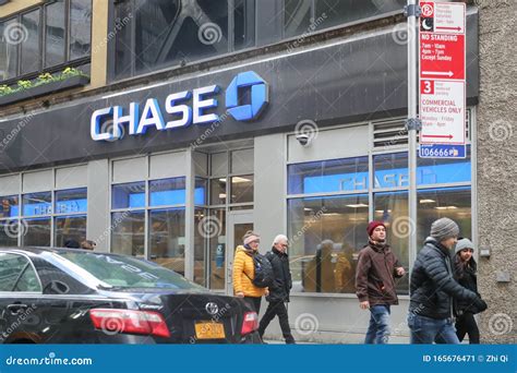 The Chase Bank Sign in New York Editorial Photo - Image of finance ...