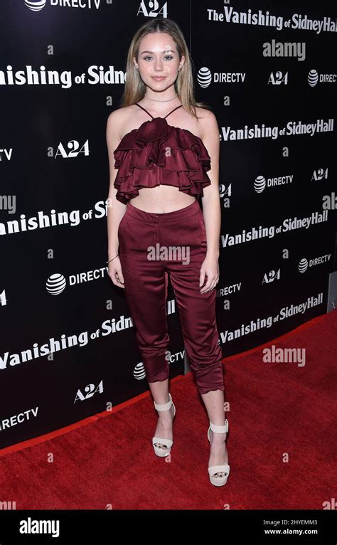 Brec Bassinger Bei „the Vanishing Of Sidney Hall“ La Screening Im