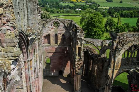 Melrose Abbey (Scotland) - Visit Tips + Photos