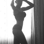 Kwentonza Nude Model ShesFreaky