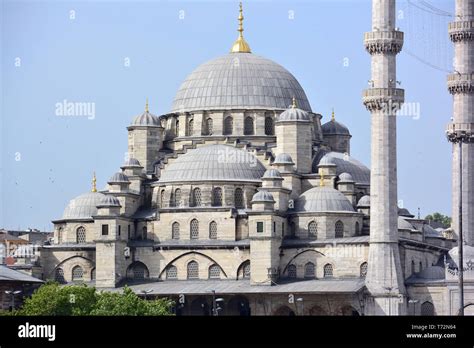 Yeni Camii New Mosque Istanbul Turkey Stock Photo Alamy