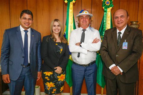 Júnior e Clarissa Tércio acreditam na reeleição de Bolsonaro Blog do