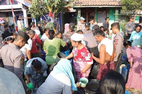 Warga Krangkeng Indramayu Alami Krisis Air Bersih Akibat Musim Kemarau