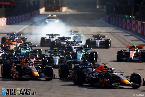 Sprint Race Start Baku City Circuit Racefans