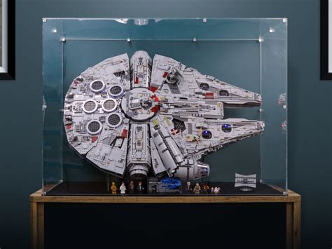 LEGO UCS Millennium Falcon Display Case (75192)