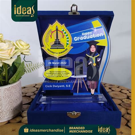 Jual Plakat Akrilik Kado Wisuda Vandel Wisuda Custom Cetak Print Uv