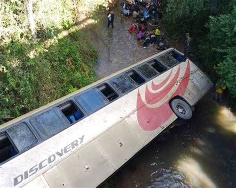 Tragedia Muertos Y Heridos Al Caer Bus Repleto De Pasajeros