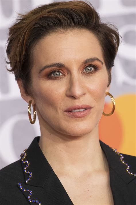 Vicky Mcclure [Profiles] • Instagram, Twitter, TikTok | Foller