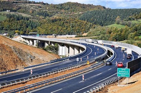 Od Ovog Ljeta S Jednim Tagom Za Autoceste Kroz BiH I Hrvatsku Radio