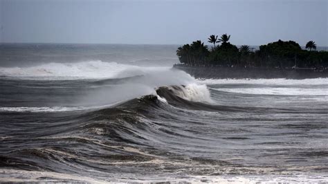 DIRECT Tropical Cyclone Belal Winds Of More Than 200km H Hit Reunion