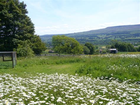 CASTLE BOLTON BUILT IN 1350, MARY QUEEN OF SCOTS WAS IMPRISONED HERE ...