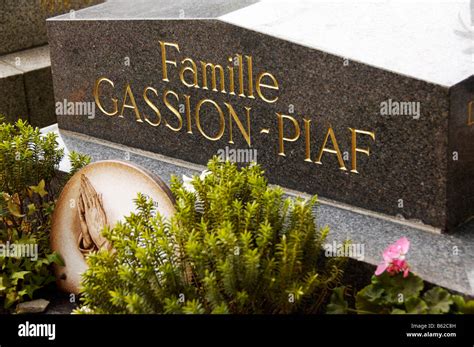 The Grave Of Edith Piaf Cimetiere Du Pere Lachaise Paris Cemetery