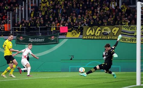 Bvb Fliegt Aus Dem Pokal Titelverteidiger Leipzig Jubelt