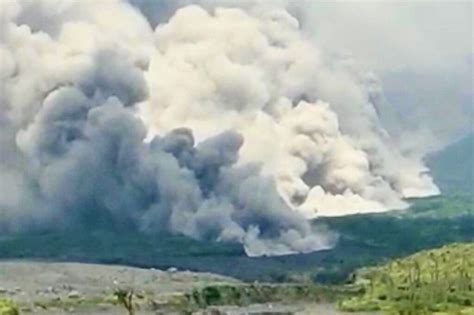 Waspada Gunung Semeru Muntahkan Awan Panas Sejauh Kilometer Pilar Id