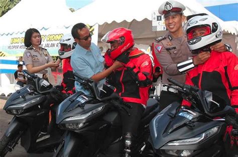 Safety Riding Camp Honda Bekali Milenial Peduli Berlalu Lintas