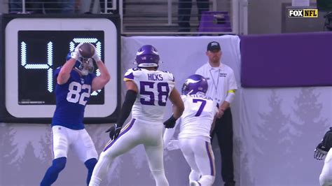 New York Giants Quarterback Daniel Jones Lofts Game Tying Two Point