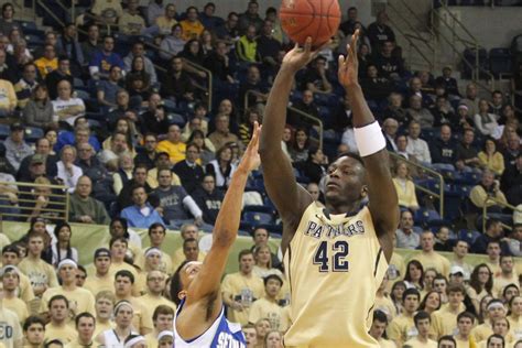 ESPN Bracketology: Pitt up to No. 6 seed in Joe Lunardi's latest ...