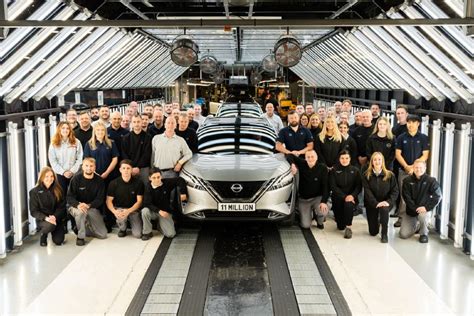 Une Voiture Toutes Les Deux Minutes Depuis Ans L Usine Nissan De