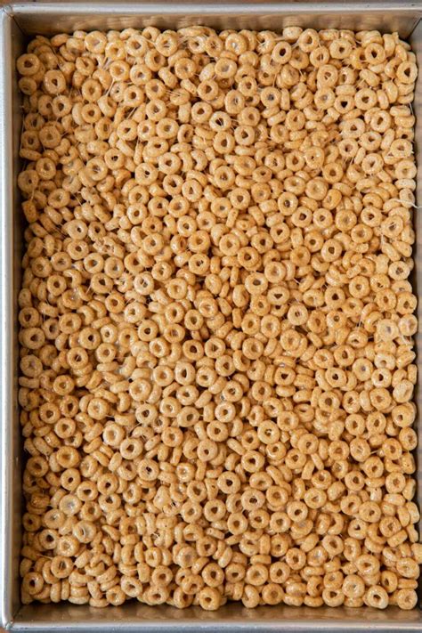 Easy Cheerios Cereal Bars Recipe (3 Ingredients!) - Dinner, then ...