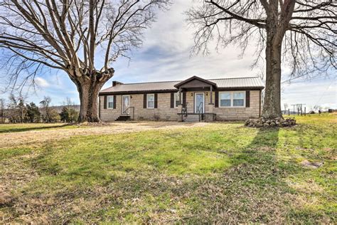 Family Home w/ Deck, 2 Mi to Lake Cumberland - Monticello, KY | Evolve