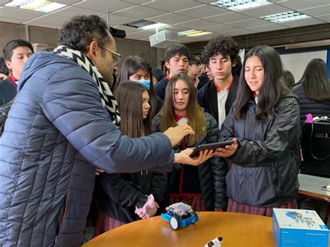 79 estudiantes de Santo Domingo visitaron la Facultad de Ingeniería