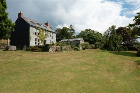 Regen Farmhouse Sleeps 11 Bodmin Moor Self Catering