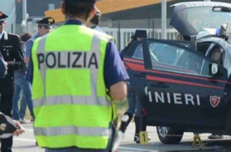 Neonato Morto In Uno Zainetto Tra Gli Scogli Arrestata Enne E Nonna