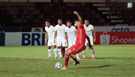 Foto Melihat Epic Comeback Persija Jakarta Atas Dewa United Di Bri