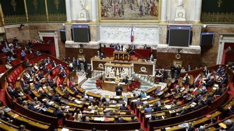 Harcèlement scolaire 40 députés de la majorité signent une tribune