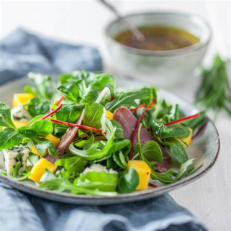 Recette Salade de mâche roquette et betterave au magret de canard fumé