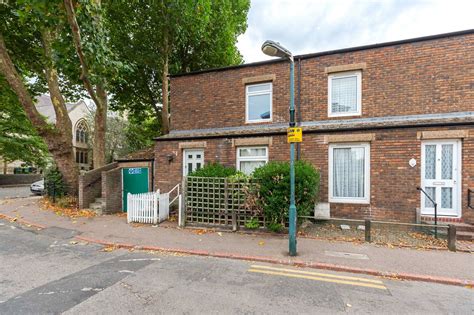 2 Bed End Terrace House For Sale In Keighley Close Penn Road