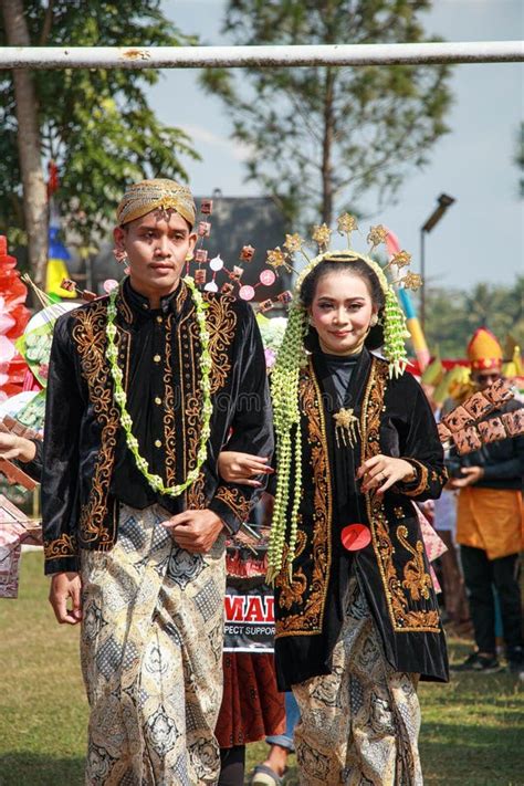 Couple Wearing Traditional Clothes Typical of Java, Indonesia, Central ...