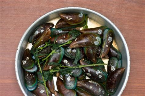 Boiled Asian Green Mussel, Perna Viridis Stock Photo - Image of seafood ...