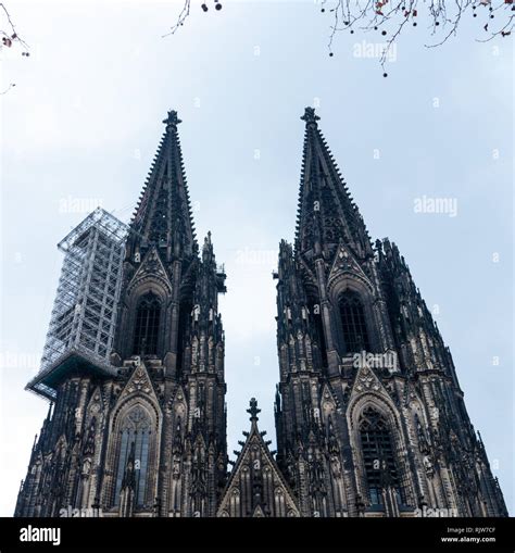 Gothic cathedral construction hi-res stock photography and images - Alamy