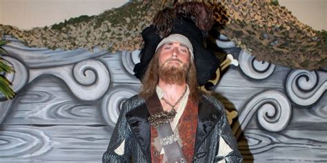 Pirates of the Caribbean: 10 Things Everyone Missed About Barbossa