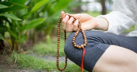 Using Mala Prayer Beads For Healing And Wellness Sue Foster Ways To