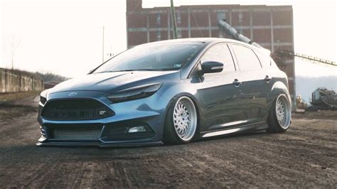 Slammed Ford Focus