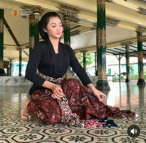 Pin Oleh Ikartini Yvonne Kustiadi Di C Java Traditional Dancers