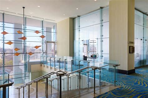 RENAISSANCE ARLINGTON CAPITAL VIEW HOTEL, ARLINGTON