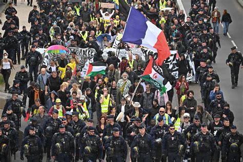 Coletes Amarelos Protestam Em Paris Na V Spera Dos Franceses Elegerem