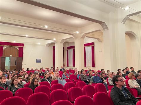 Il Tour Della Mostra Su Armida Barelli In Diocesi Di Concordia