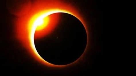 Así Puedes Ver El Eclipse Sin Dañar Tu Vista Ambas Manos